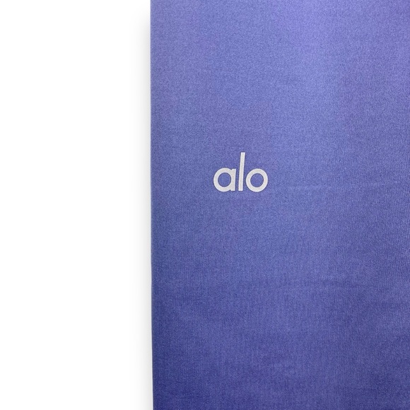 EUC ALO Yoga HIGH-WAIST AIRLIFT LEGGING - INFINITY BLUE Leggings Size Small - Picture 3 of 11
